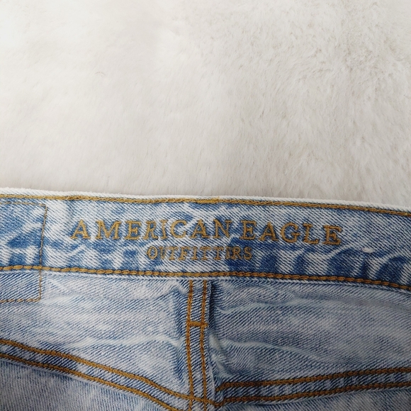 American Eagle Cotton Distressed Light Wash Jean Shorts  P4847 - Picture 6 of 8